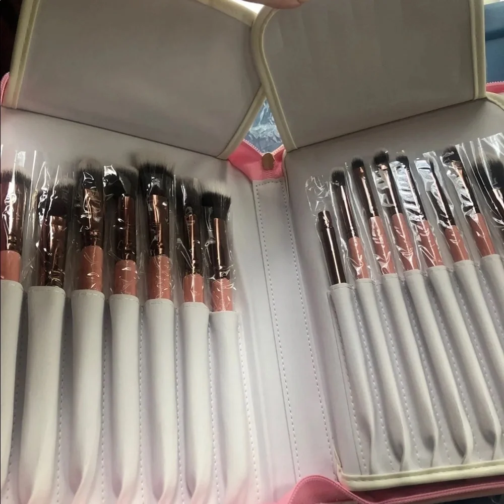 LUXIE Rose Gold 30 pc Brush Set $400 NIP